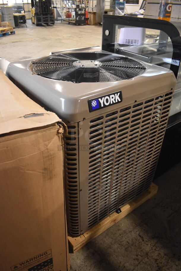 York TCD36B32S Commercial Air Conditioner Condenser. 208-230V/3 Phase - Image 2 of 6