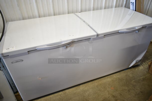 BRAND NEW SCRATCH AND DENT! KoolMore SCF-24C Metal Commercial Chest Freezer w/ 2 Hinge Lids and Commercial Casters. 115 Volts, 1 Phase. Tested and Working! - Image 2 of 7
