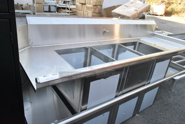 BRAND NEW SCRATCH AND DENT! Regency 600DDTS384RT 16-Gauge 7' Soiled / Dirty Dish Table with 3-Compartment Sink - 16" x 20" x 14" Bowls - Right Drainboard. No Legs.  - Image 3 of 8