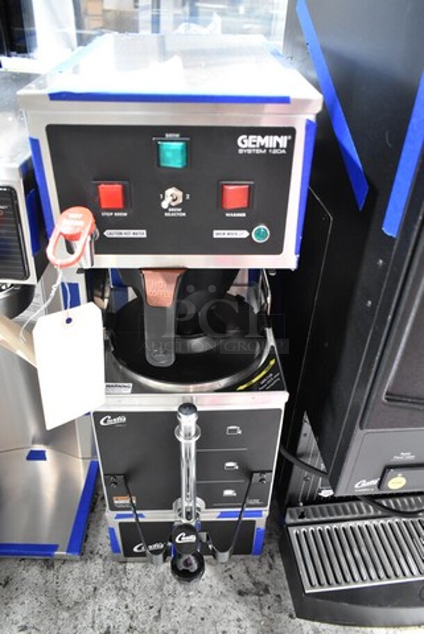 BRAND NEW SCRATCH AND DENT! Curtis 945GEM120A10 Stainless Steel Gemini Stainless Steel Analog Satellite Coffee Brewer w/ Hot Water Dispenser, Metal Brew Basket and Satellite Server. 120 Volts, 1 Phase - Image 2 of 7