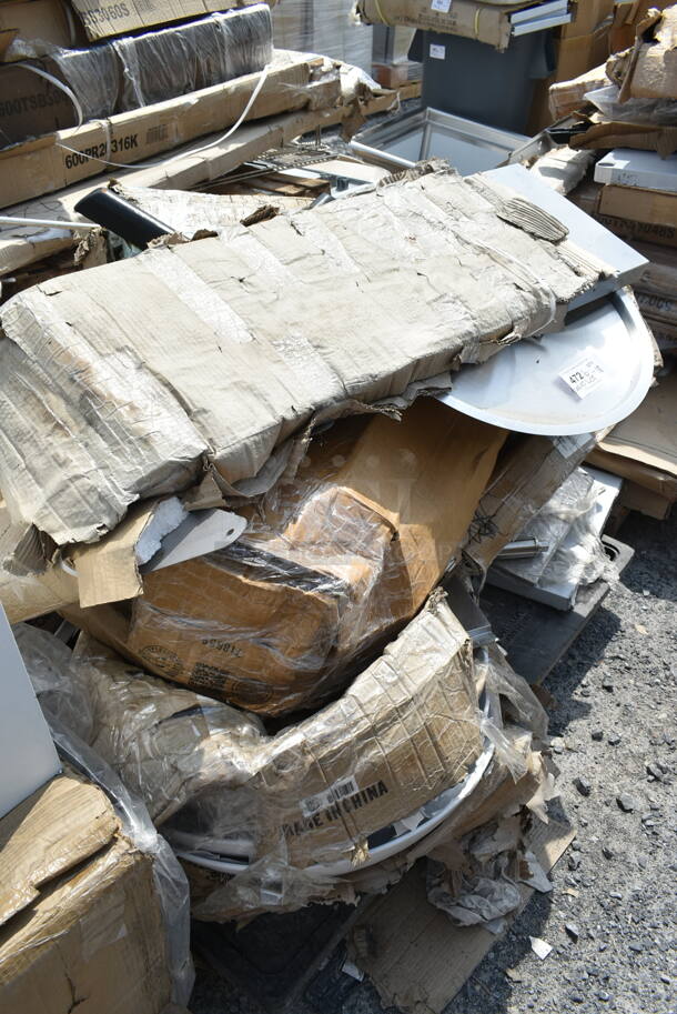 PALLET LOT of Various BRAND NEW SCRATCH AND DENT Items Including Stainless Steel Over Shelf, Flat Tech KX, Regency 600SOS1236 Stainless Steel Single Deck Overshelf - 12" x 36" x 19 1/4", Choice 471SPC70 18 7/8" Aluminum Pot / Pan Cover, American Metalcraft MEL22 Endurance 25 qt. Mega Melamine Serving Bowl, Avantco 17815297 Drawer Assembly for CBE-48-HC Refrigerated Chef Base. - Image 3 of 9
