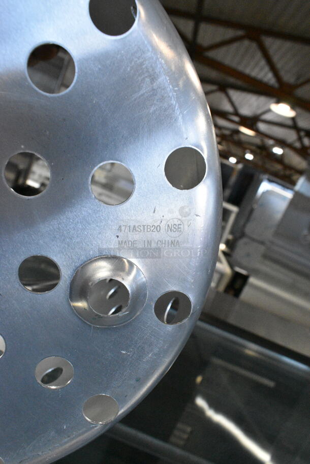 3 BRAND NEW SCRATCH AND DENT! Items Including 471ASTB20 Choice 20 Qt. Aluminum Stock Pot Steamer Basket, 471ASTB20ST Choice 20 Qt. Standard Weight Aluminum Stock Pot with Steamer Basket and Cover, Metal Stock Pot. 3 Times Your Bid!  - Image 4 of 9