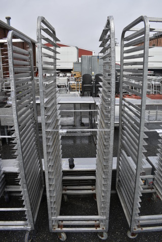 Metal Commercial Pan Transport Rack on Commercial Casters. 20.5x26x74