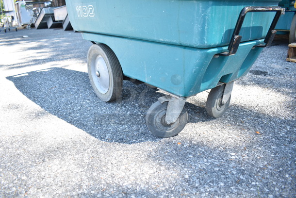 Tennant 1002047 Metal Commercial Floor Cleaning Machine. 120 Volts, 1 Phase.  - Image 2 of 6
