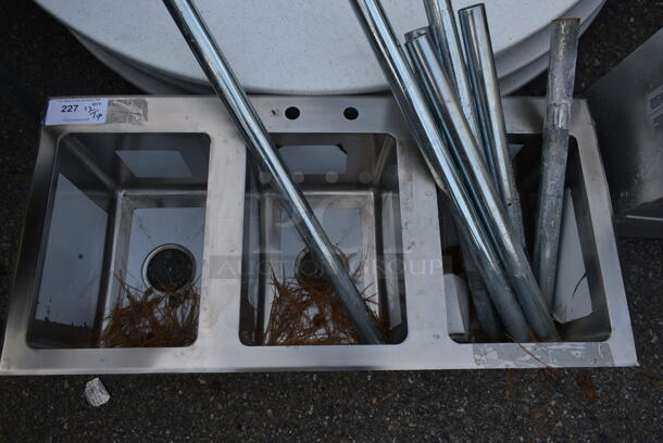 BRAND NEW SCRATCH AND DENT! Stainless Steel Commercial 3 Bay Sink. Comes w/ 6 Leg Pieces.  - Image 2 of 4