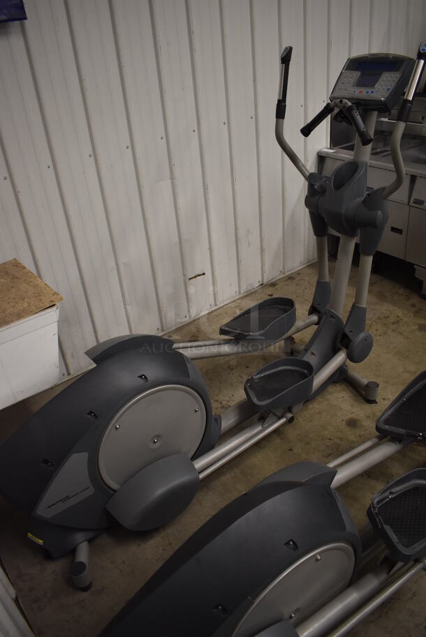 Nautilus E916 Metal Commercial Elliptical Machine. 27x88x64. Tested and Screen Does Not Power On
