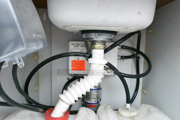 Commercial Portable Sink on Commercial Casters w/ Instant Flow SR-15L/120 Water Heater. 120 Volts, 1 Phase. Bay 12x10.5x6 - Image 11 of 12