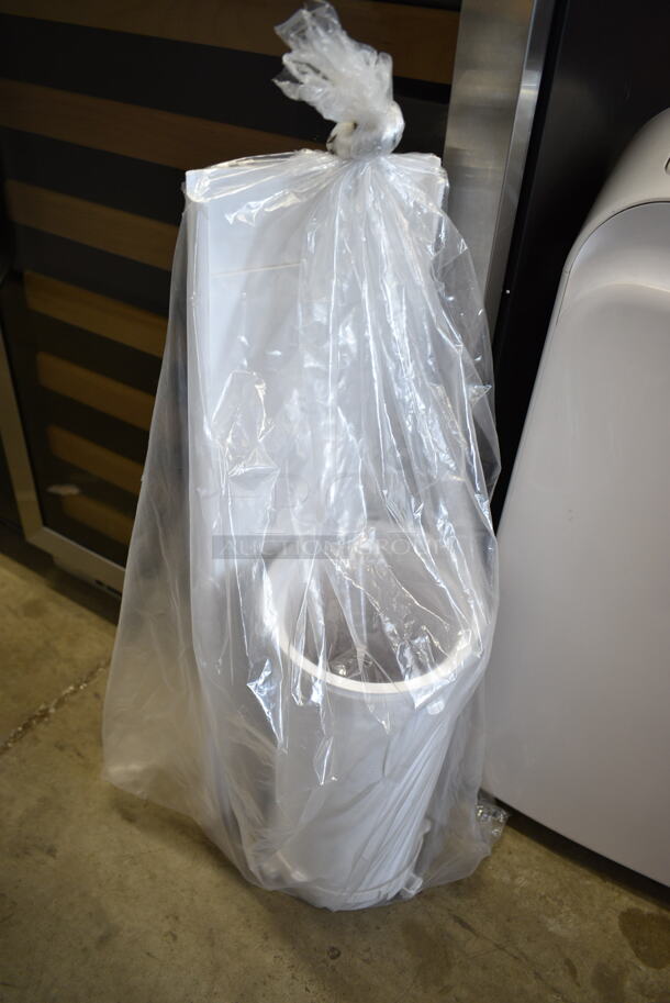 BRAND NEW SCRATCH AND DENT! Insignia NS-AC08PWH1 Portable Air Conditioner. 12,000 BTU. 115 Volts, 1 Phase. Tested and Working! - Image 5 of 7