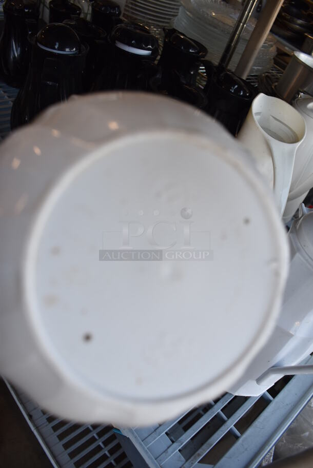 ALL ONE MONEY! Tier Lot of Various Items Including Poly Coffee Urns; Black and White - Image 6 of 6