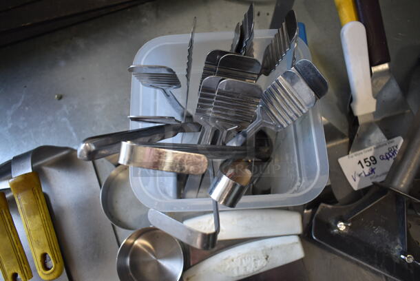 ALL ONE MONEY! Lot of Various Utensils Including Scraper and Spatulas - Image 4 of 5