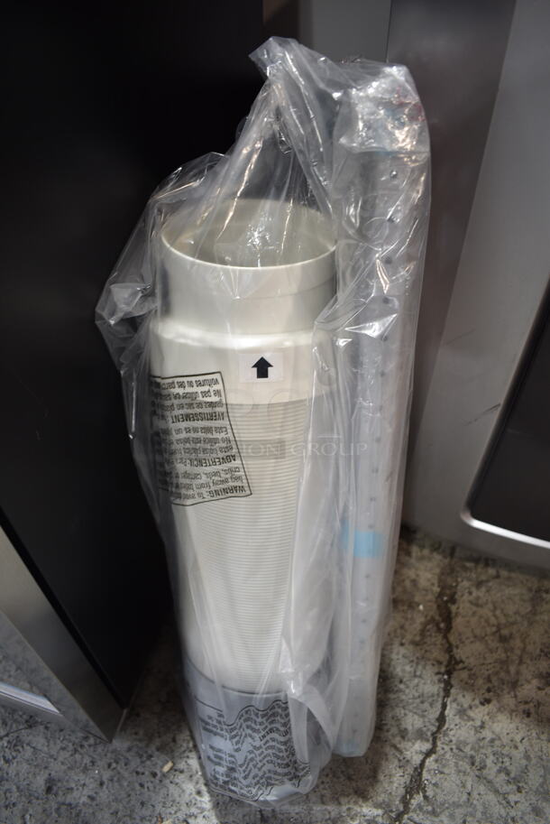 BRAND NEW SCRATCH AND DENT! Haier CPF12XHL-UV-PR Portable Air Conditioner. 115 Volts, 1 Phase. Tested and Working! - Image 4 of 6