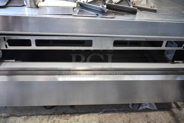 2017 Traulsen TE060HT-ZLB01 Stainless Steel Commercial 2 Drawer Chef Base on Commercial Casters. 115 Volts, 1 Phase. Tested and Working! - Image 6 of 7