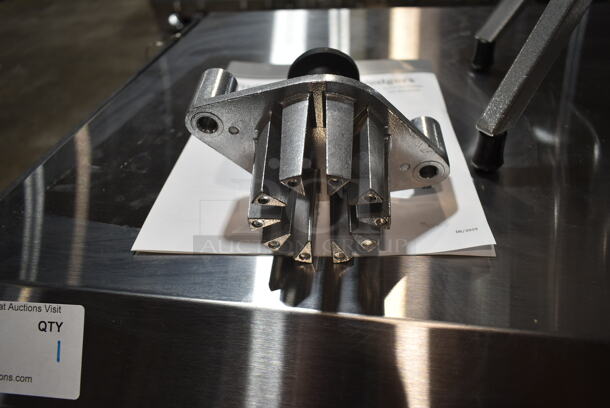 BRAND NEW SCRATCH AND DENT! Choice 40710WDG Metal 10 Section Fruit/Vegetable Wedge Cutter.  - Image 6 of 6