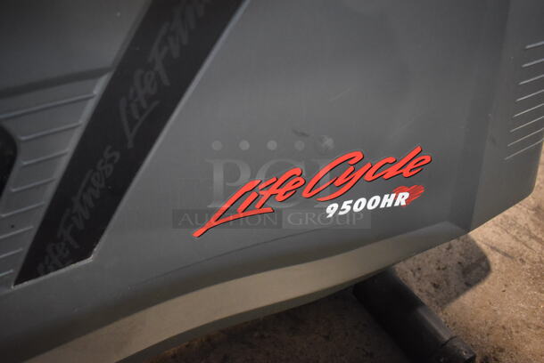 Life Fitness Life Cycle 9500HR Metal Commercial Floor Style Stationary Exercise Bicycle. 22x42x57. Tested and Does Not Power On - Image 5 of 7