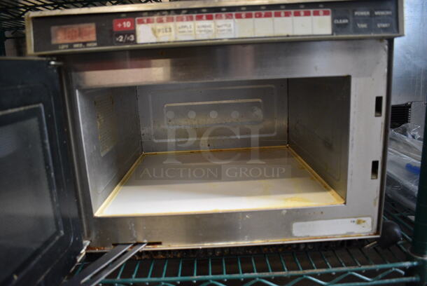 Sanyo Stainless Steel Commercial Countertop Microwave Oven. 17x21x13 - Image 4 of 4