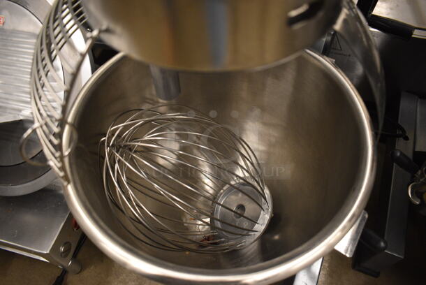 Avantco MX20 Metal Commercial Countertop 20 Quart Planetary Dough Mixer w/ Stainless Steel Mixing Bowl, Bowl Guard and Whisk Attachment. 120 Volts, 1 Phase. 18x20x32. Tested and Working But On Button Needs To Be Held Down - Image 4 of 6