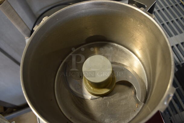 Robot Coupe Model R2UB Ultra Metal Commercial Countertop Food Processor w/ Bowl, Lid and S Blade. 120 Volts, 1 Phase. 7.5x11x16. Tested and Working! - Image 4 of 5