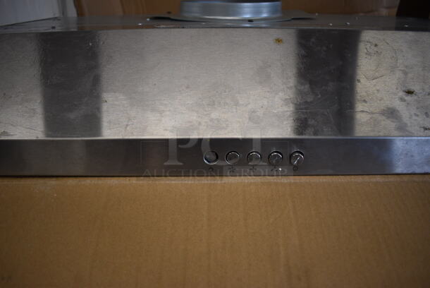 BRAND NEW SCRATCH AND DENT! Vissani QR254S Stainless Steel Under Cabinet Range Hood. 120 Volts, 1 Phase. 30x19x6 - Image 6 of 9