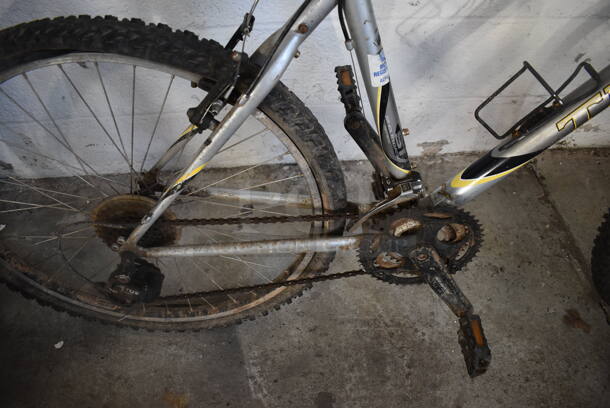 Trek 820 Metal Gray and Yellow Mountain Bicycle. 22x69x38 - Image 7 of 8