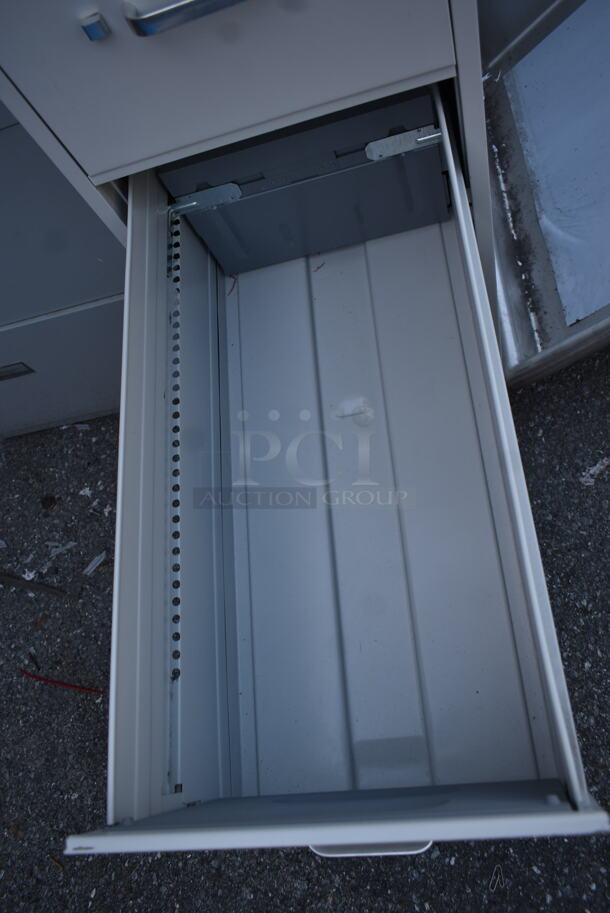 Hon Metal 4 Drawer Filing Cabinet. - Image 5 of 6