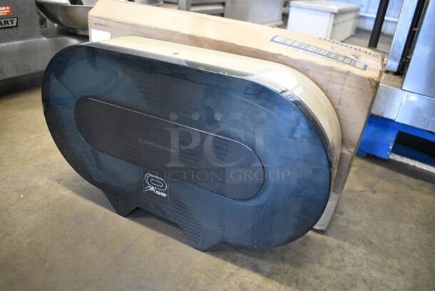 IN ORIGINAL BOX! Kimberly-Clark Poly Wall Mount Toilet Paper Dispenser. 21x5x12 - Image 2 of 5