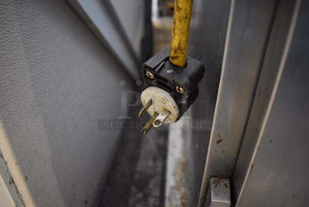 Stainless Steel Commercial 2 Half Size Door Heated Holding Cabinet w/ Thermostatic Controls on Commercial Casters. 31x34x77. Powers On But Does Not Get Warm - Image 5 of 5