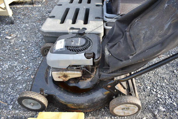Briggs & Stratton Metal Lawn Mower / Mulcher w/ Bag. 24x44x44 - Image 8 of 10