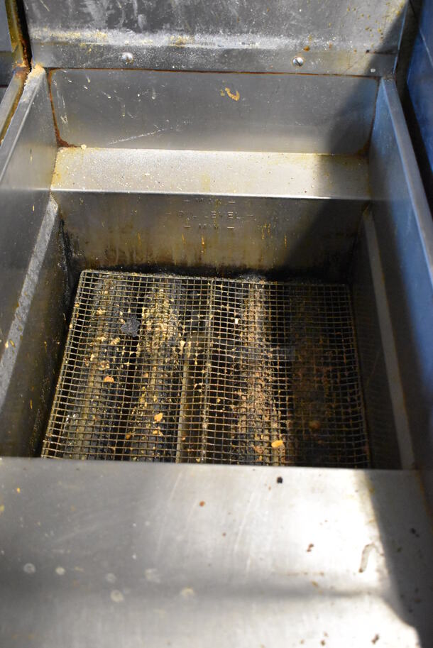 Pitco Frialator SG14 Stainless Steel Commercial Floor Style Natural Gas Powered Deep Fat Fryer. 110,000 BTU. 16x34x53 - Image 4 of 6