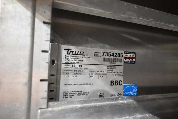 True TS-49 ENERGY STAR Stainless Steel Commercial 2 Door Reach In Cooler w/ Metal Rack, 3 Baking Pans and 2 Poly Coated Racks on Commercial Casters. 115 Volts, 1 Phase. Tested and Working! - Image 5 of 5