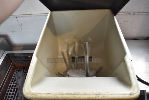 Stainless Steel Commercial Countertop 6 Flavor Carbonated Beverage Machine. - Image 4 of 5