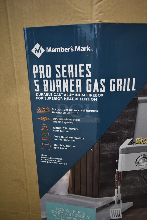 BRAND NEW IN BOX! Members Mark Pro Series 5 Burner Gas Grill. - Image 4 of 6