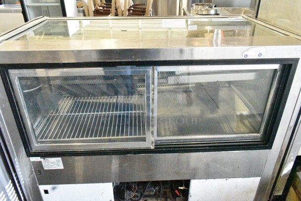 2016 Leader CBK57 S/C Stainless Steel Commercial Floor Style Deli Display Case Merchandiser. 115 Volts, 1 Phase. Tested and Does Not Power On, Appears to be Missing Power Supply - Image 4 of 7