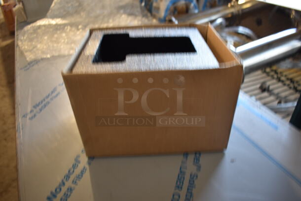 6 BRAND NEW IN BOX! Vollrath FML-1 Black Poly Flushmount Lid Holders. 6 Times Your Bid! - Image 7 of 7