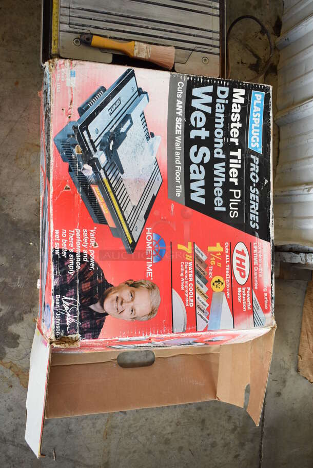 IN ORIGINAL BOX! Plasplugs Master Tiler Wet Saw. 23x18x9 - Image 4 of 9