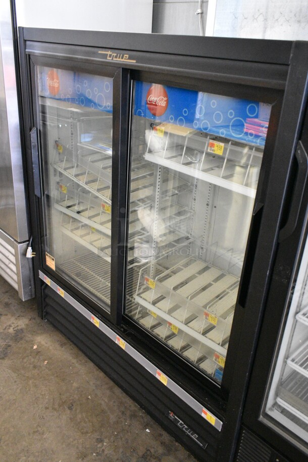 True GDM-41SL-54-LD Metal Commercial 2 Door Reach In Cooler Merchandiser w/ Poly Coated Racks. 115 Volts, 1 Phase. Tested and Working! - Image 2 of 6