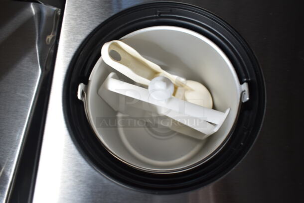 BRAND NEW SCRATCH AND DENT! Whynter ICM-200LS 2.1 Quart Capacity Automatic Compressor Ice Cream Maker in Stainless Steel. 115 Volts, 1 Phase. Tested and Working! - Image 4 of 5
