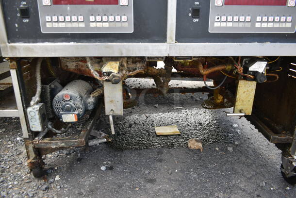 Henny Penny Stainless Steel Commercial Floor Style Natural Gas Powered 2 Bay Deep Fat Fryer w/ 4 Metal Fry Baskets on Commercial Casters. - Image 3 of 5