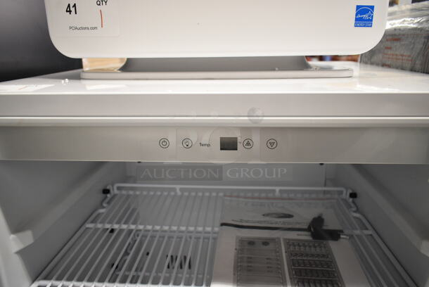 BRAND NEW SCRATCH AND DENT! Whynter CBM-815WS Freestanding 8.1 CF Commercial Beverage Merchandiser. 115 Volt, 1 Phase. Tested and Working! - Image 6 of 7