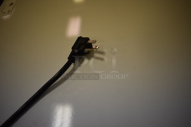 Magic Chef HMCF5W3 Free Standing Freezer. Tested and Working (Main Building) - Image 8 of 11