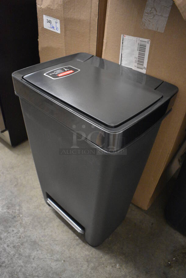 6 BRAND NEW! Rubbermaid Premier Step On Series III Trash Can w/ 4 Lids. 17x13x24. 6 Times Your Bid! - Image 2 of 6