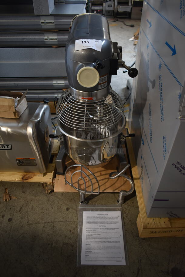 BRAND NEW SCRATCH AND DENT! Avantco 177MX20H Metal Commercial Countertop 20 Quart Planetary Dough Mixer w/ Stainless Steel Mixing Bowl, Bowl Guard and Dough Hook Attachment. 120 Volts, 3 Phase. Tested and Working! - Image 2 of 8