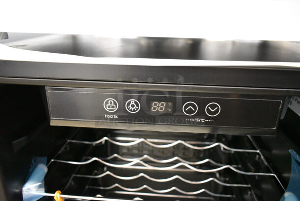 BRAND NEW SCRATCH AND DENT! Insignia NS-WC29SS9 Stainless Steel 29 Bottle Wine Cooler Merchandiser. 115 Volts, 1 Phase. Tested and Working! - Image 5 of 8