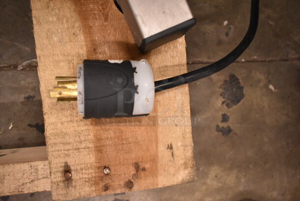 BRAND NEW SCRATCH AND DENT! 2024 Pro-Cut KG-32-XP Metal Commercial #32 Electric Meat Grinder with Stand. 220 Volts, 3 Phase.  - Image 10 of 12