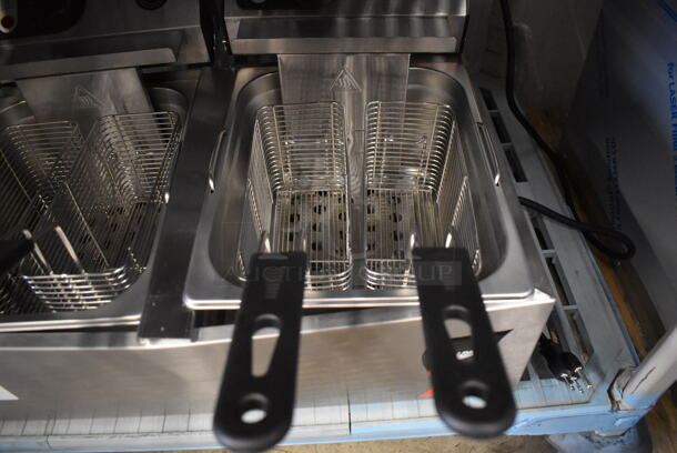BRAND NEW! Vollrath FFA 8020 Stainless Steel Commercial Countertop Electric Powered 2 Bay Fryer w/ 4 Metal Baskets. 220 Volts. 23x19x12. Tested and Working! - Image 4 of 7
