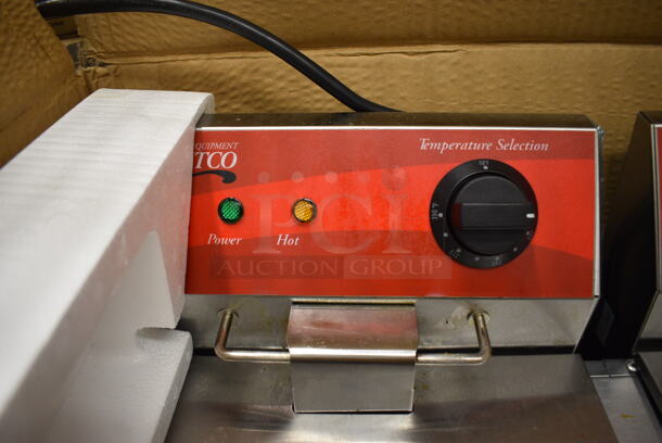 IN ORIGINAL BOX! Avantco 177F102 Stainless Steel Commercial Countertop Electric Powered 2 Bay Fryer w/ 2 Metal Baskets and 2 Lids. 23x16x12 - Image 2 of 6