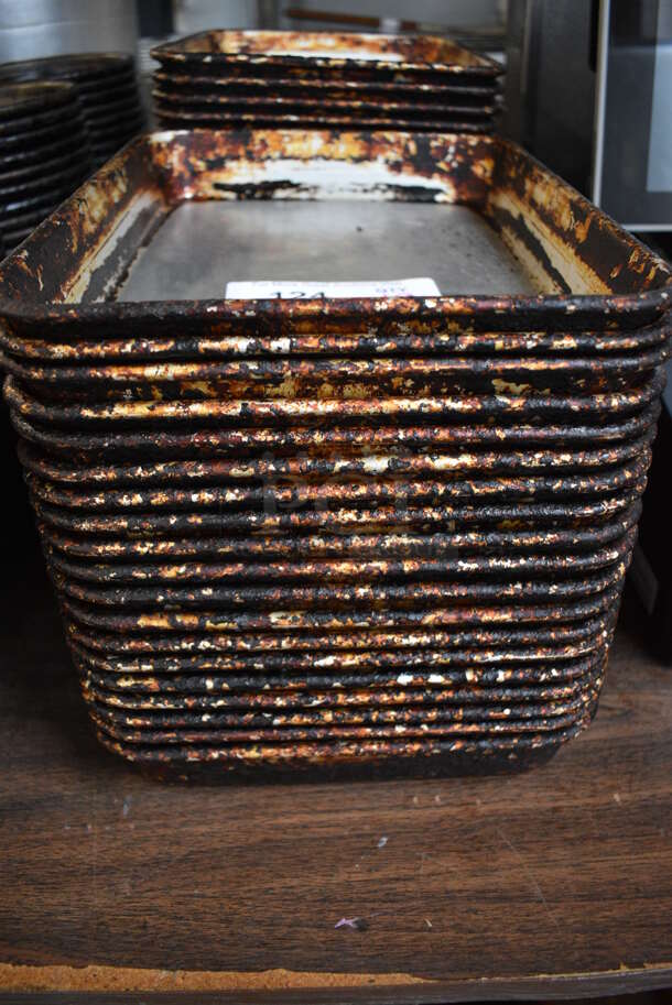 19 Metal Baking Pans. 9.5x13x2. 19 Times Your Bid!