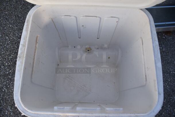 Igloo White Poly Portable Cooler. 19x19x20 - Image 5 of 5