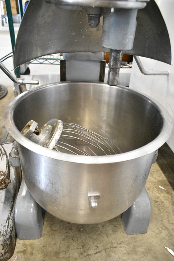 Hobart Metal Commercial Countertop 20 Quart Planetary Dough Mixer w/ 2 Stainless Steel Mixing Bowl, Bowl Guard and Whisk Attachment. Tested and Working!
 - Image 5 of 10