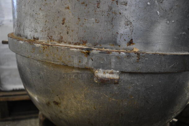 Hobart VML80 Metal Commercial 80 Quart  Mixing Bowl w/ Paddle Attachment and Dolly on Commercial Casters. 26x21.5x18, 14x3x20.5, 16.5x16.5x7 - Image 6 of 8