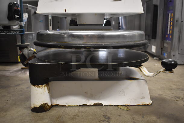 Doughpro DP1100 White Countertop Manual Pizza Dough Press. 120V. Tested and Powers On But Does Not Get Warm - Image 4 of 5
